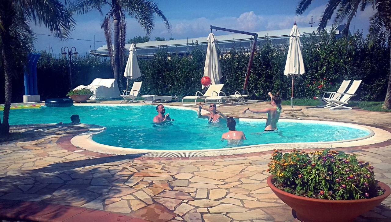 Complesso Turistico Ricettivo L'Oasi Del Golfo Di Salerno Appartement Battipaglia Buitenkant foto